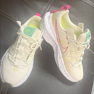 Nike Women's Beige and Pink Sneakers